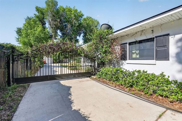 414 W 12TH AVENUE, Mount Dora, FL 32757