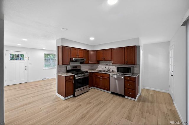 941 S Ironton Street, Aurora, CO 80012