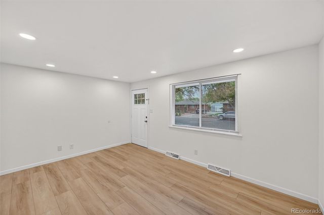 941 S Ironton Street, Aurora, CO 80012