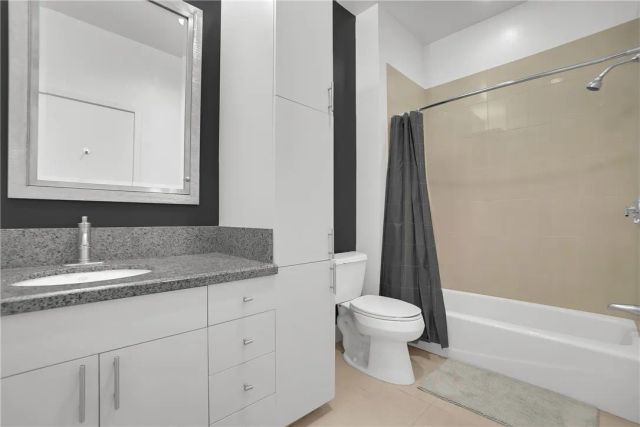 3810 Wilshire Boulevard 1009, Los Angeles, CA 90010
