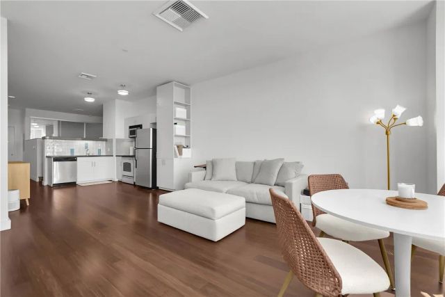3810 Wilshire Boulevard 1009, Los Angeles, CA 90010