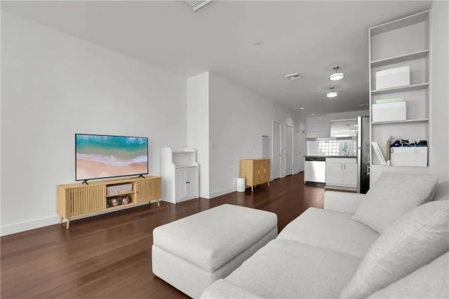 3810 Wilshire Boulevard 1009, Los Angeles, CA 90010