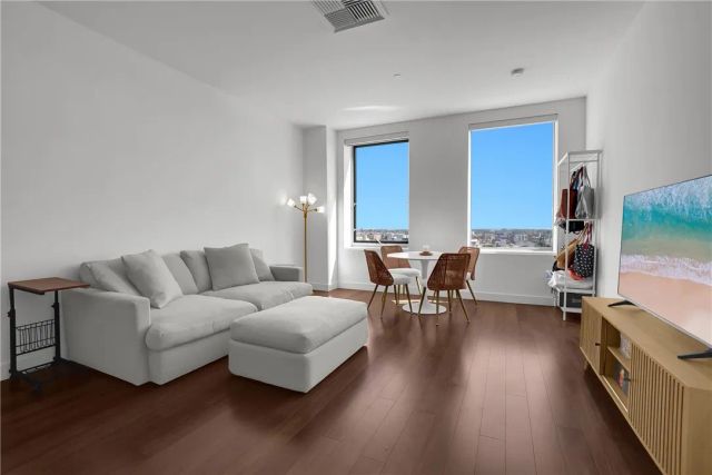 3810 Wilshire Boulevard 1009, Los Angeles, CA 90010