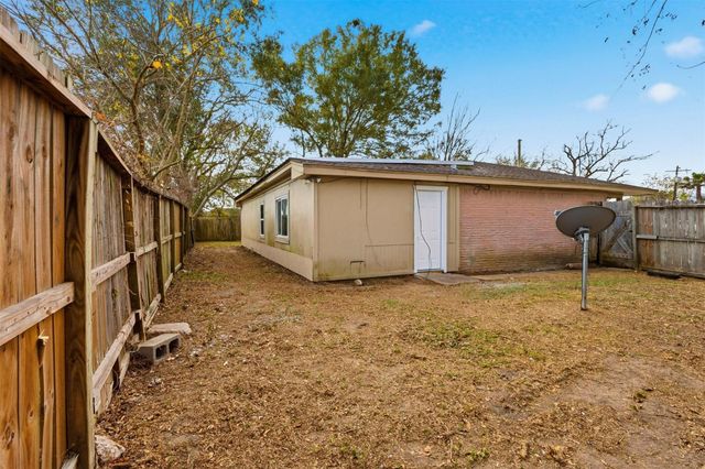 344 Pennington Drive, Alvin, TX 77511