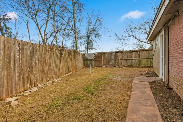 344 Pennington Drive, Alvin, TX 77511
