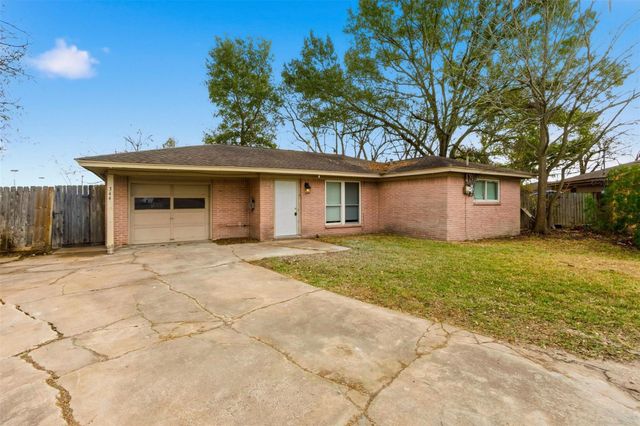 344 Pennington Drive, Alvin, TX 77511