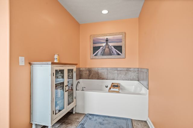 663 Jackson Rd, Portland, TN 37148