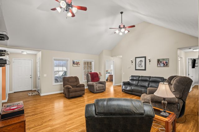 663 Jackson Rd, Portland, TN 37148