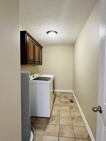 663 Jackson Rd, Portland, TN 37148