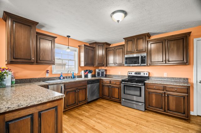 663 Jackson Rd, Portland, TN 37148