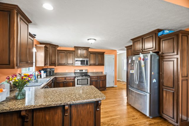 663 Jackson Rd, Portland, TN 37148