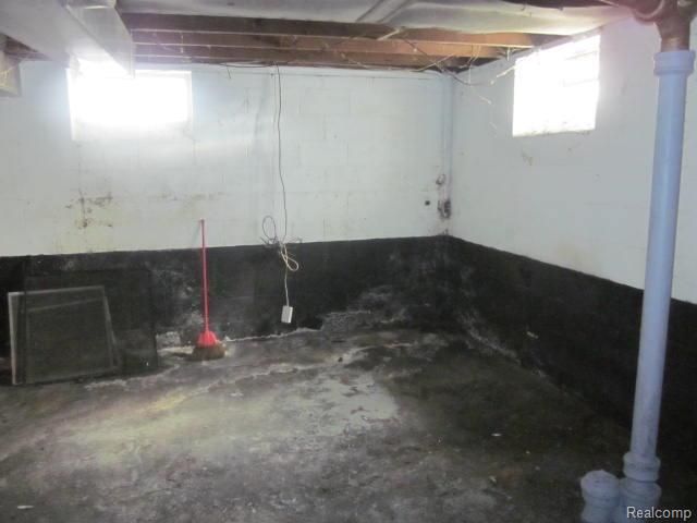 19400 Hickory Street, Detroit, MI 48205