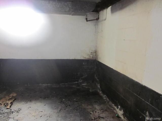 19400 Hickory Street, Detroit, MI 48205