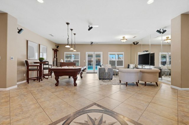 1945 W Picadilly Lane, Hanford, CA 93230