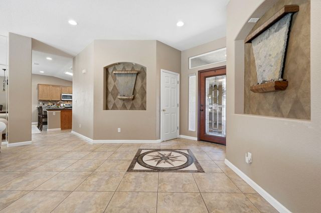 1945 W Picadilly Lane, Hanford, CA 93230