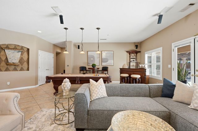 1945 W Picadilly Lane, Hanford, CA 93230