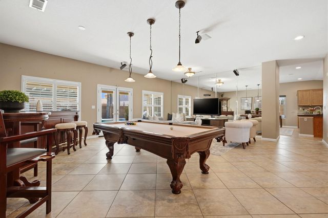 1945 W Picadilly Lane, Hanford, CA 93230