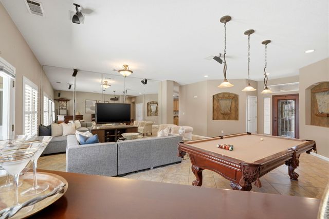 1945 W Picadilly Lane, Hanford, CA 93230