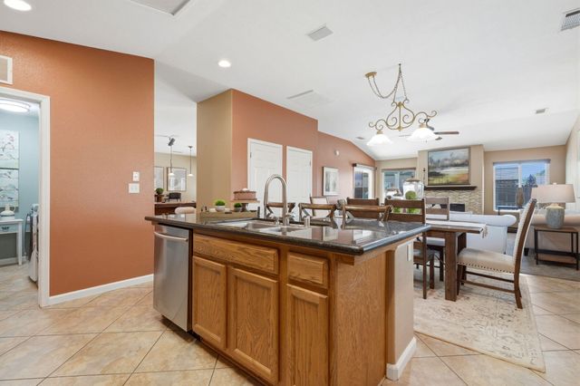 1945 W Picadilly Lane, Hanford, CA 93230