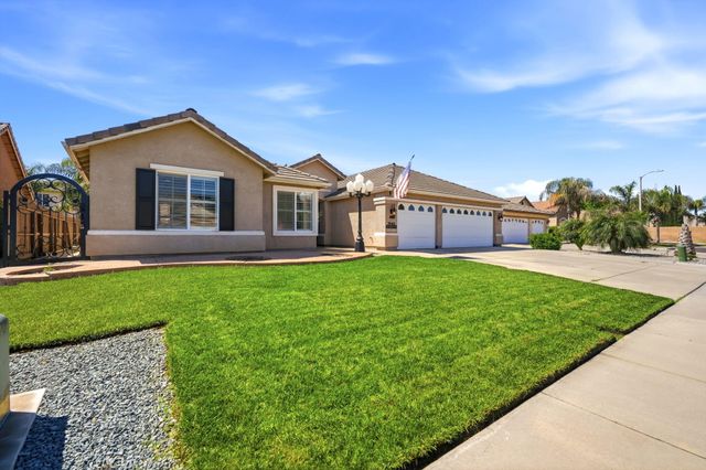 1945 W Picadilly Lane, Hanford, CA 93230