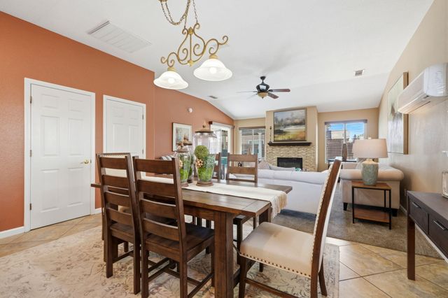 1945 W Picadilly Lane, Hanford, CA 93230