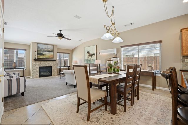 1945 W Picadilly Lane, Hanford, CA 93230