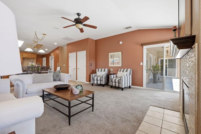 1945 W Picadilly Lane, Hanford, CA 93230