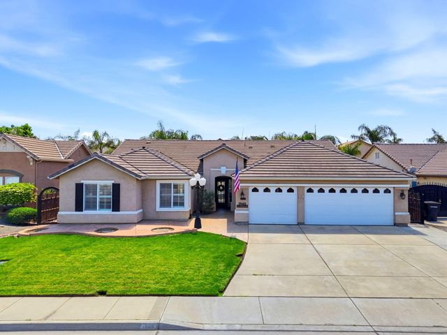 1945 W Picadilly Lane, Hanford, CA 93230