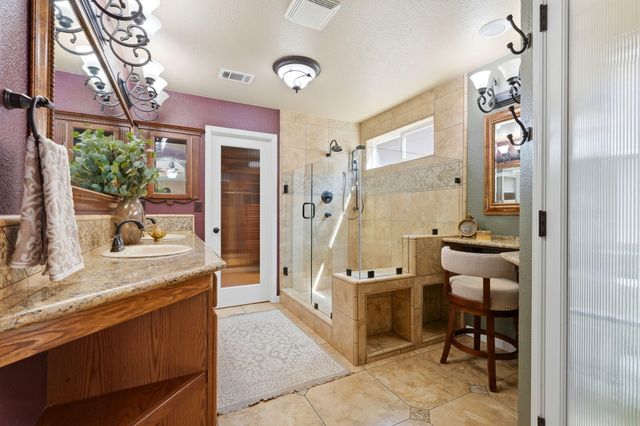 1945 W Picadilly Lane, Hanford, CA 93230