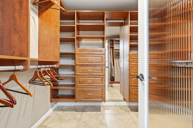 1945 W Picadilly Lane, Hanford, CA 93230