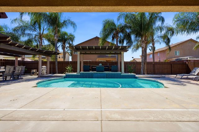 1945 W Picadilly Lane, Hanford, CA 93230