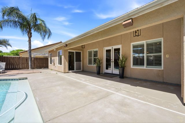 1945 W Picadilly Lane, Hanford, CA 93230