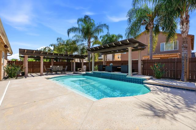 1945 W Picadilly Lane, Hanford, CA 93230