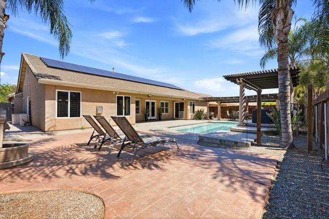 1945 W Picadilly Lane, Hanford, CA 93230