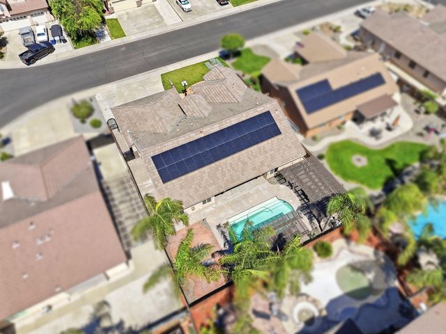 1945 W Picadilly Lane, Hanford, CA 93230
