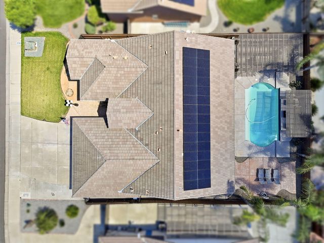 1945 W Picadilly Lane, Hanford, CA 93230