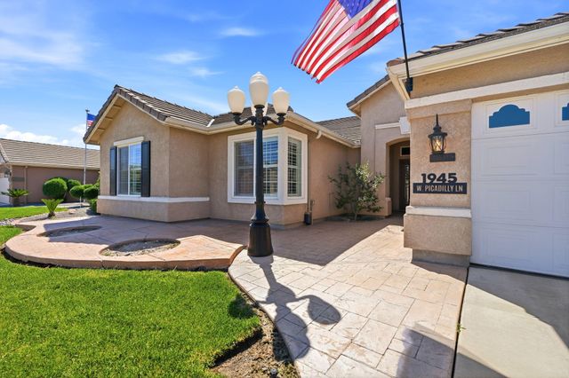 1945 W Picadilly Lane, Hanford, CA 93230