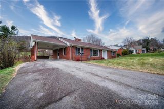 503 N Jefferson Avenue, West Jefferson, NC 28694