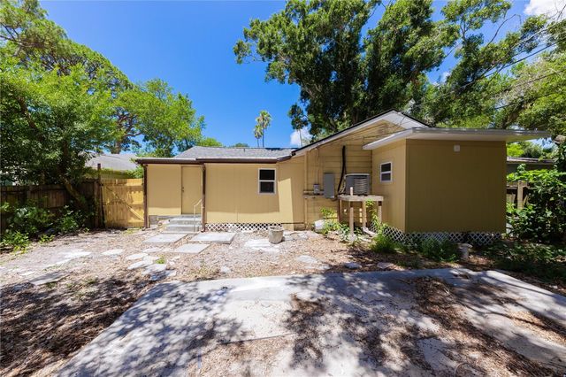 2240 10TH STREET S, St Petersburg, FL 33705
