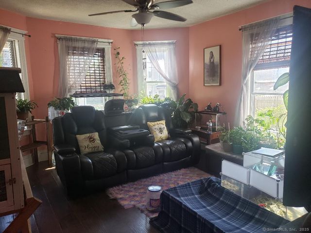 39 Putnam Street, Hartford, CT 06106