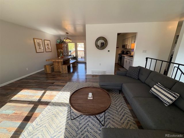 6885 W 69th Place, Arvada, CO 80003