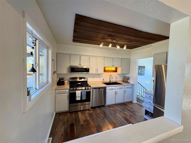 6885 W 69th Place, Arvada, CO 80003