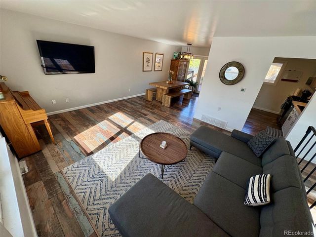 6885 W 69th Place, Arvada, CO 80003