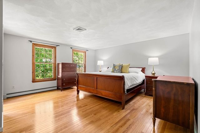 27 Old Homestead Rd, Groton, MA 01450