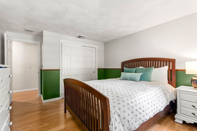 27 Old Homestead Rd, Groton, MA 01450