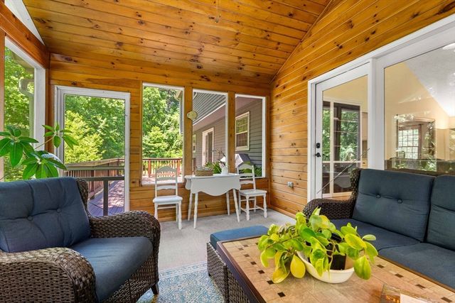 27 Old Homestead Rd, Groton, MA 01450