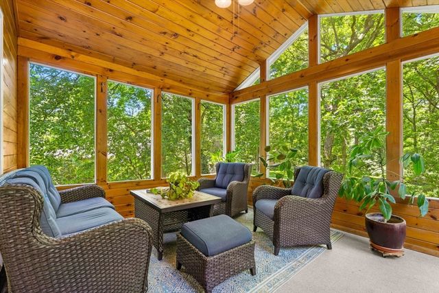 27 Old Homestead Rd, Groton, MA 01450