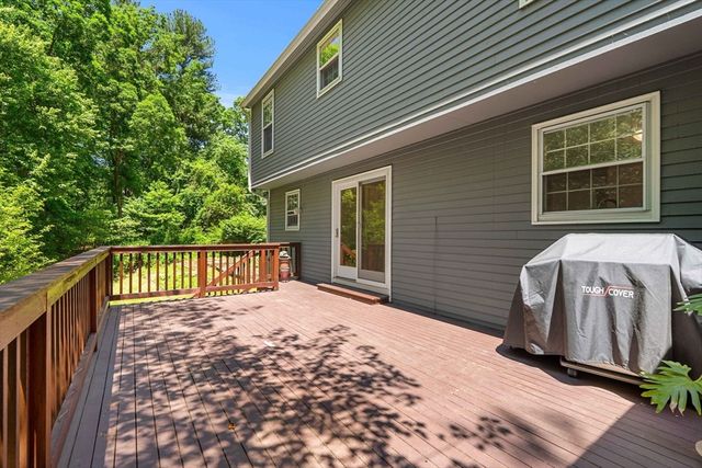 27 Old Homestead Rd, Groton, MA 01450