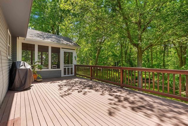27 Old Homestead Rd, Groton, MA 01450