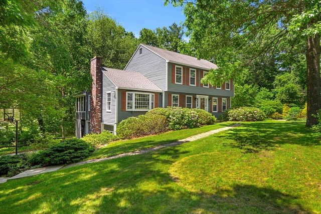 27 Old Homestead Rd, Groton, MA 01450